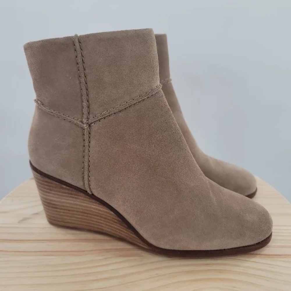 Lucky Brand Tan Suede Wedge Boots